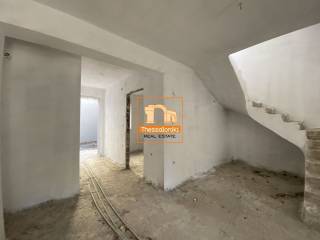 Μεσημέρι, Συγκρότημα κατοικιών