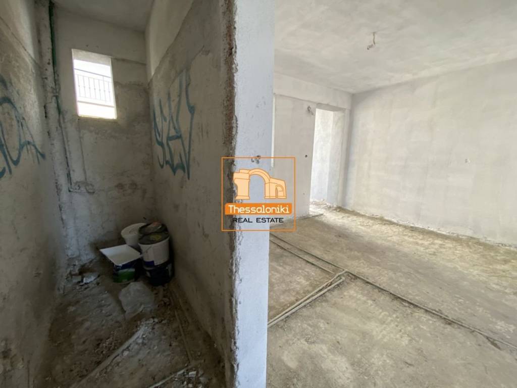 Μεσημέρι, Συγκρότημα κατοικιών