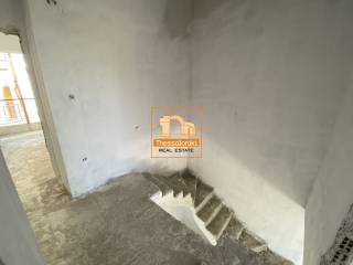 Μεσημέρι, Συγκρότημα κατοικιών