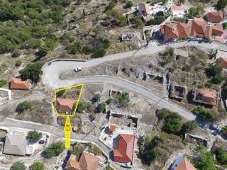 Aerial view with border of the property