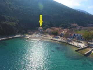 Aerial view and location of apartment complex