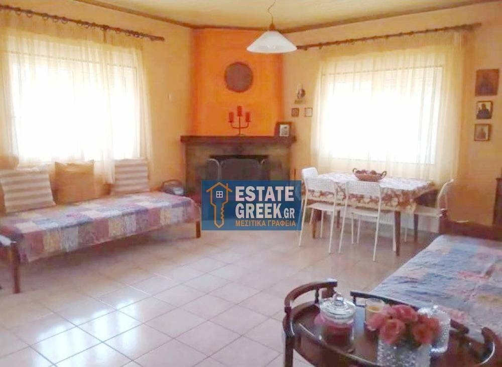  Oikopedo 700 t.m.  Esyche perioche  3 eide thermanses 