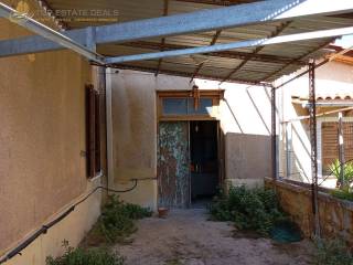 choros isogeioy gkaraz me metallike anoigomene gkarazopoprta