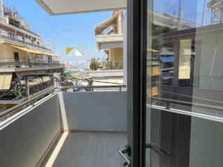 mpalkoni ( 2e eikona)