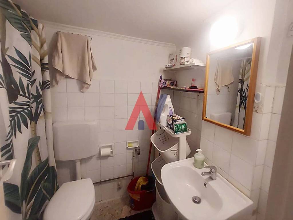 10 : Fthiotidos 55, Ambelokhpoi  _ Polisi.jpg