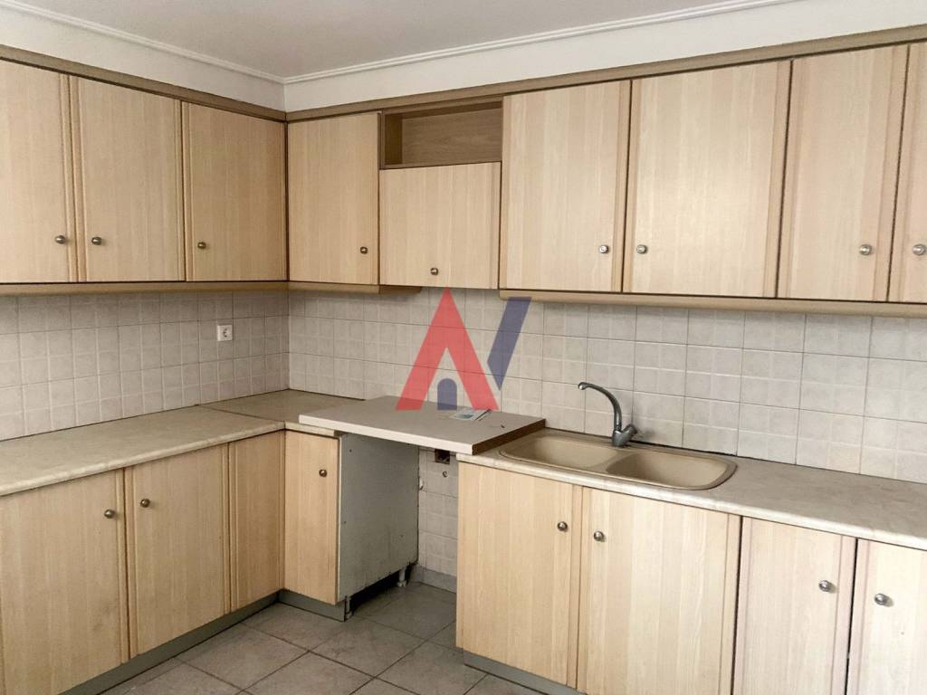 3 : Elefsinivn 80, Hrakleio.jpg