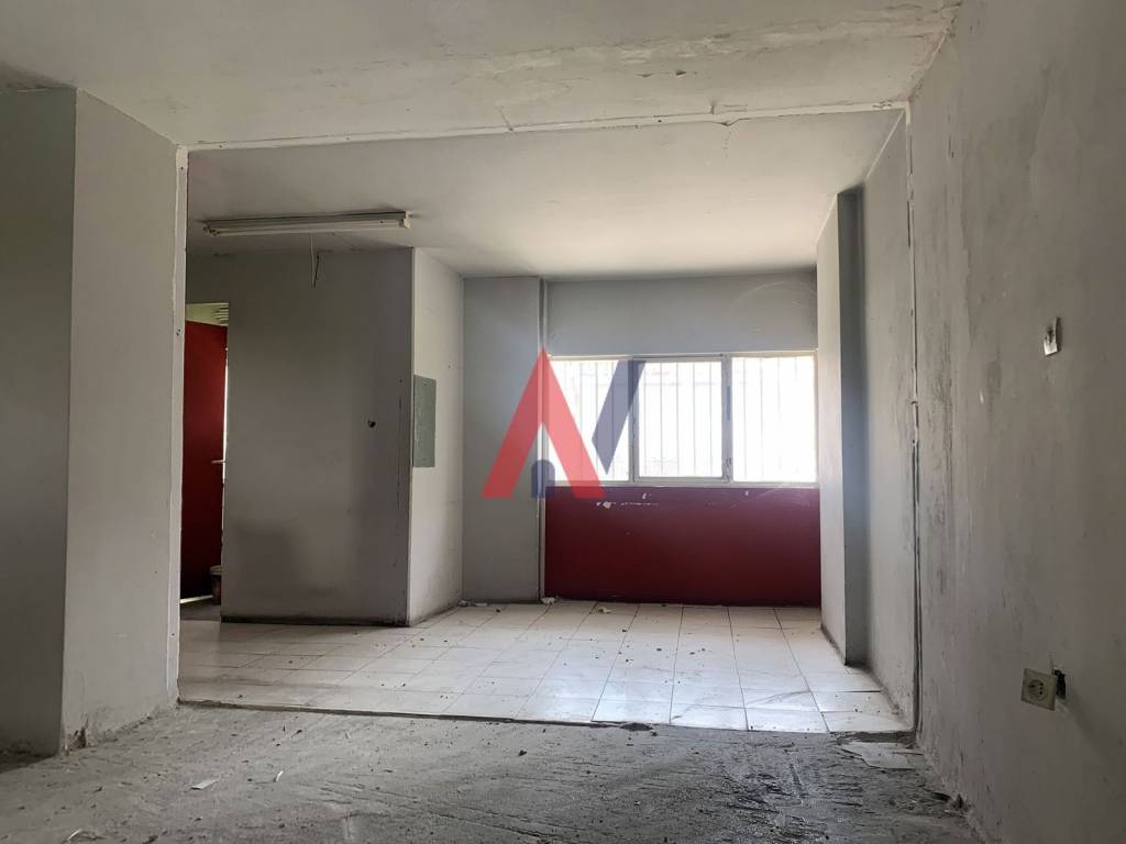 9: Xaras 52-54, Hrakleio_Rent+Polisi.jpg