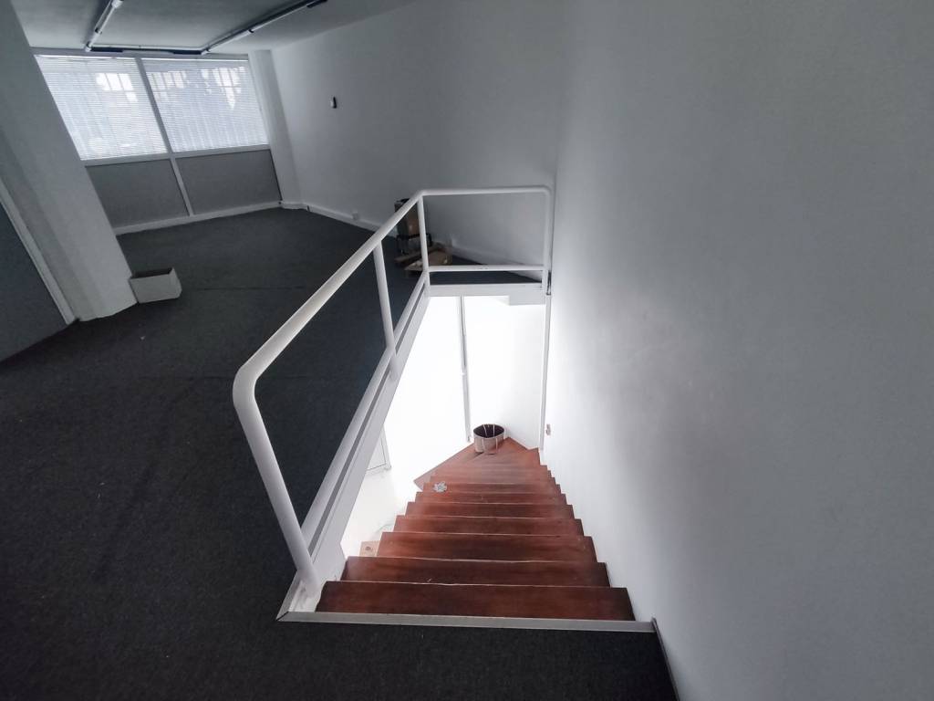 Φωτό 5 καταστημα 140 τ.μ Μελίσσια.jpg