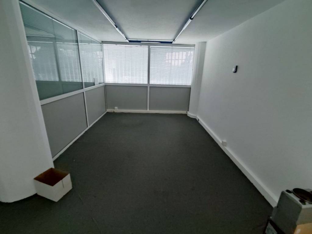 Φωτό 7 καταστημα 140 τ.μ Μελίσσια.jpg