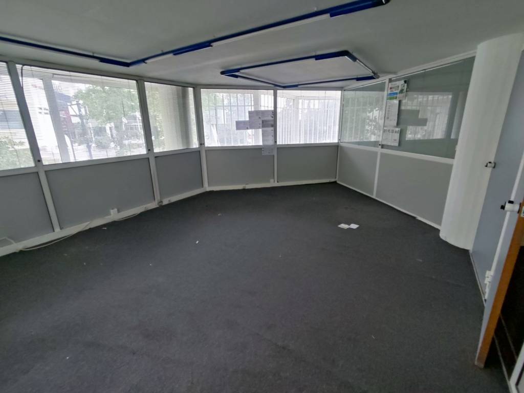 Φωτό 10 καταστημα 140 τ.μ Μελίσσια.jpg