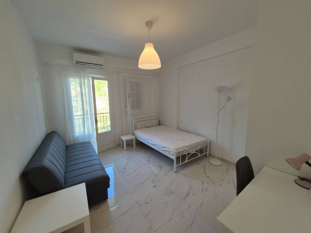 ΣΑΛΟΝΙ - ΥΠΝΟΔΩΜΝΑΤΙΟ