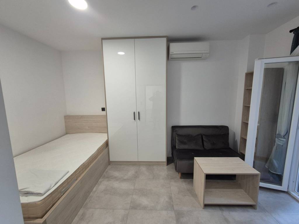 ΣΑΛΟΝΙ-ΥΠΝΟΔΩΜΑΤΙΟ