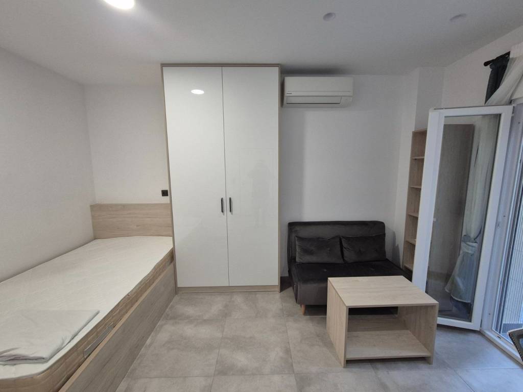 ΣΑΛΟΝΙ-ΥΠΝΟΔΩΜΑΤΙΟ