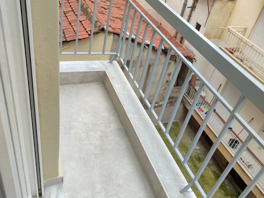 Forumland Real Estate, Μπαλκόνι