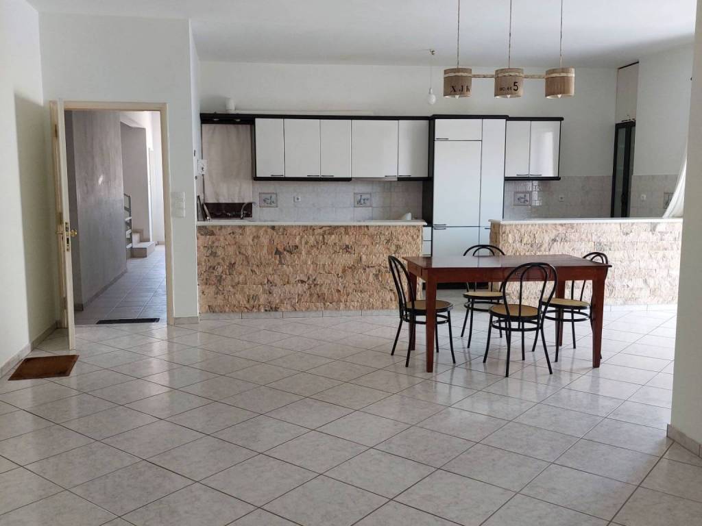 Τραπεζαρία - Κουζίνα