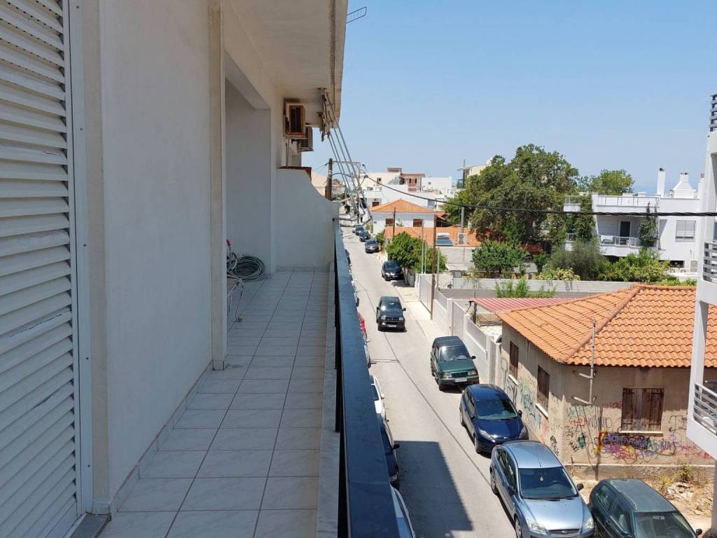 Μπαλκόνι 2ο Θέαση προς κεντρική είσοδο Διαμερίσματος