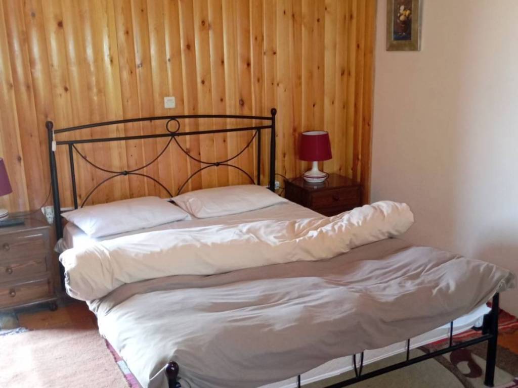 domatio - krebati stoyntio