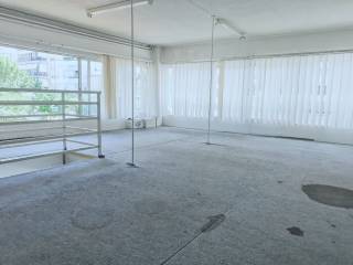 Emporiko akineto sten Amphithea