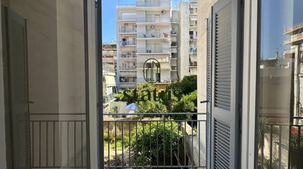 Θέα απο μπαλκόνι