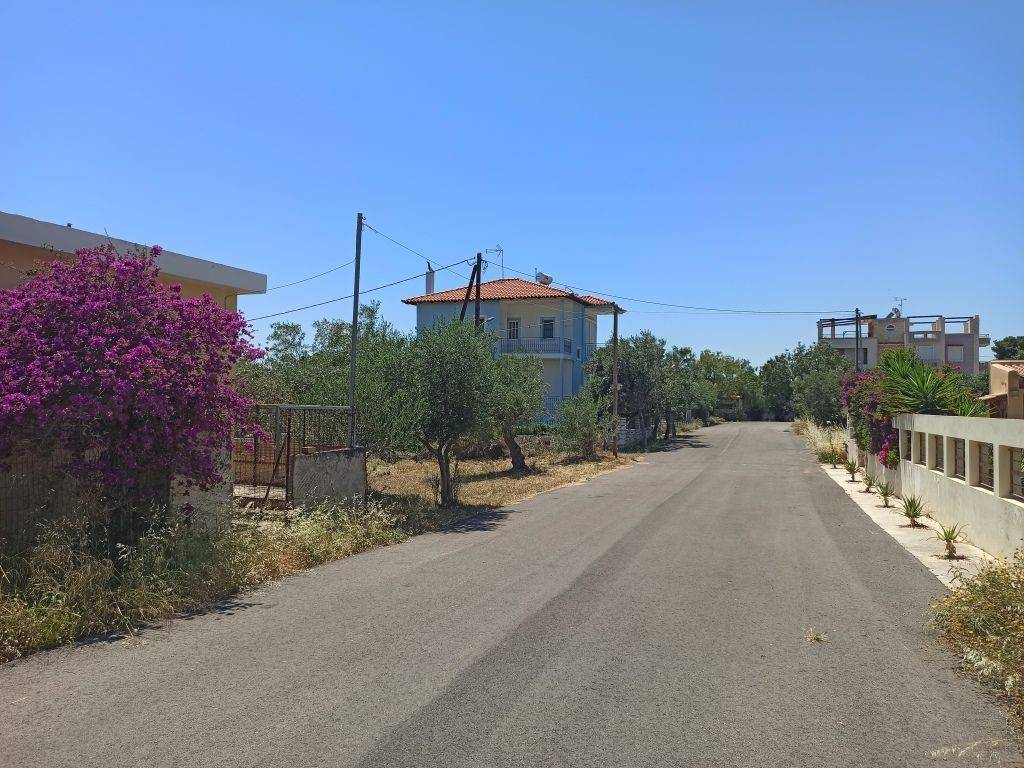 GONIAKO OIKOPEDO ME PROSOPSEIS 34 m. KAI 19 m.