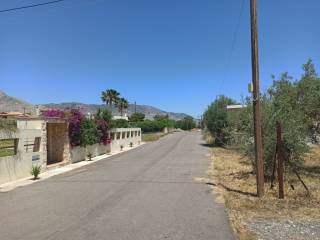 GONIAKO OIKOPEDO ME PROSOPSEIS 34 m. KAI 19 m.