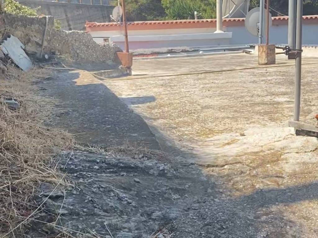 Η ταράτσα του σπιτιού