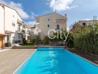 Θέα από μπαλκόνι