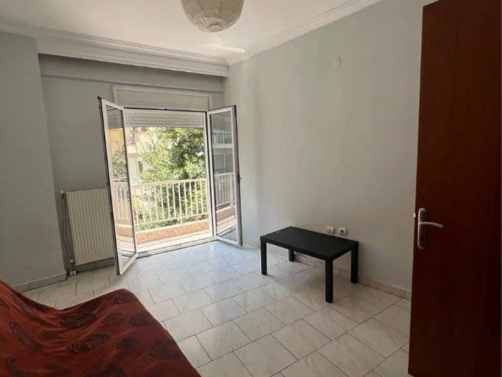 Forumland Real Estate, Σαλόνι