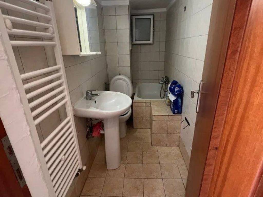 Forumland Real Estate, Μπάνιο