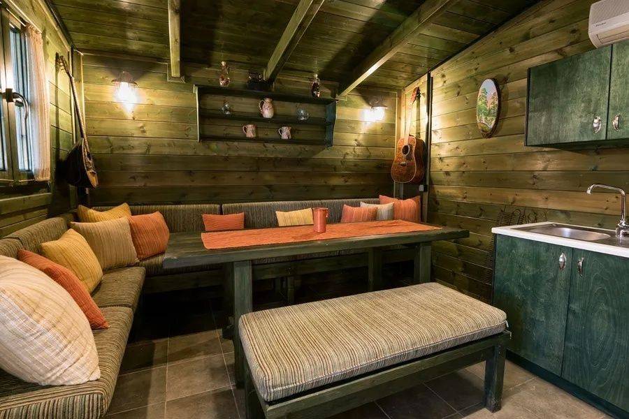 Εσωτερικοι χώροι