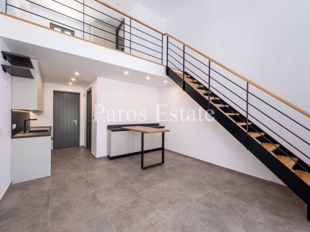 Σαλόνι με κουζίνα και τραπεζαρία