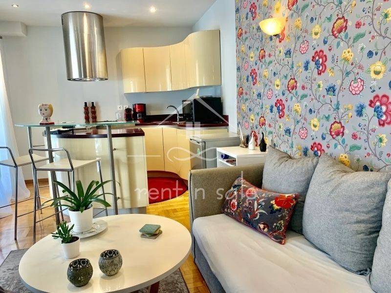 Σαλοκουζίνα