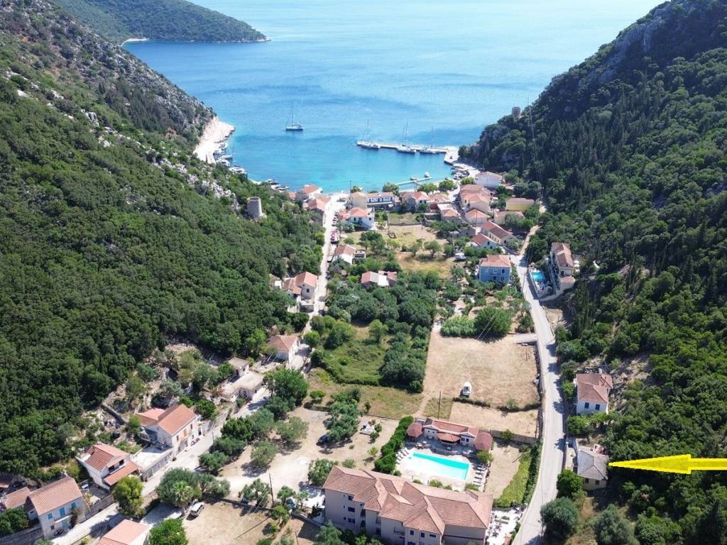 Aerial view and location of house