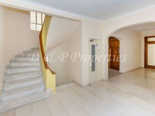 Είσοδος πολυκατοικίας