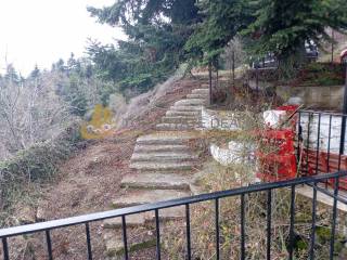 skalopatia apo ton elato - parkingk pros ten oikia