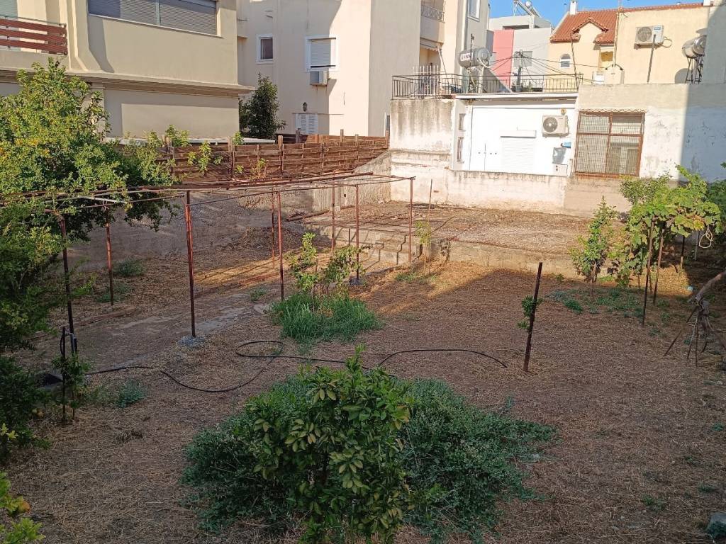 Πίσω Αριστερά