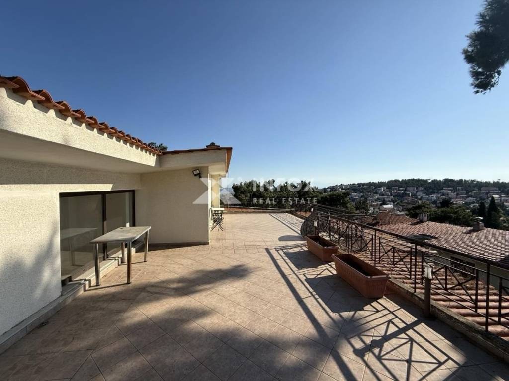 Θέα από μπαλκόνι