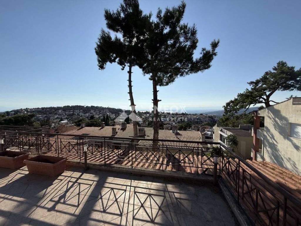 Θέα από μπαλκόνι