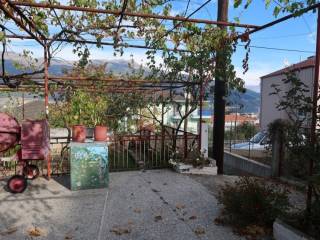 Πωλείται διαιρετό κατά χρήση οικόπεδο 240τμ. με Σ.Δ. 0.5 στους Αμπελόκηπους Ιωαννίνων