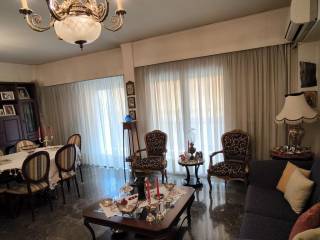 ΣΑΛΟΝΙ ΣΤΗ ΠΡΟΣΟΨΗ