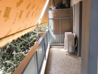 ΕΜΠΡΟΣ ΜΠΑΛΚΟΝΙ