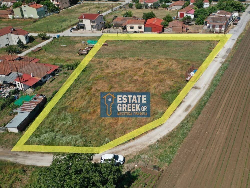 ★ Κτίζει 2312.8 τ.μ. ★ Βρίσκεται σε 3 δρόμους ★ Σε κεντρικό σημείο ★