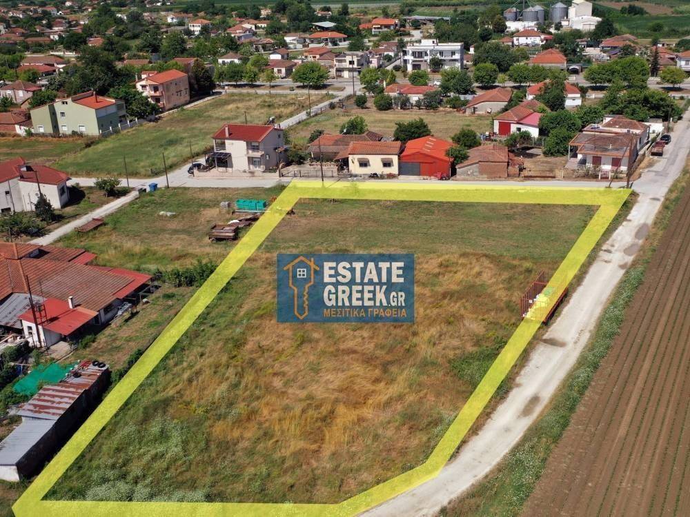 ★ Κτίζει 2312.8 τ.μ. ★ Βρίσκεται σε 3 δρόμους ★ Σε κεντρικό σημείο ★