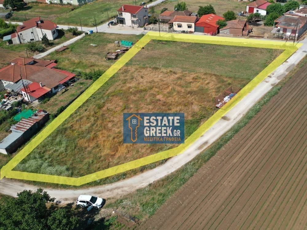 ★ Κτίζει 2312.8 τ.μ. ★ Βρίσκεται σε 3 δρόμους ★ Σε κεντρικό σημείο ★