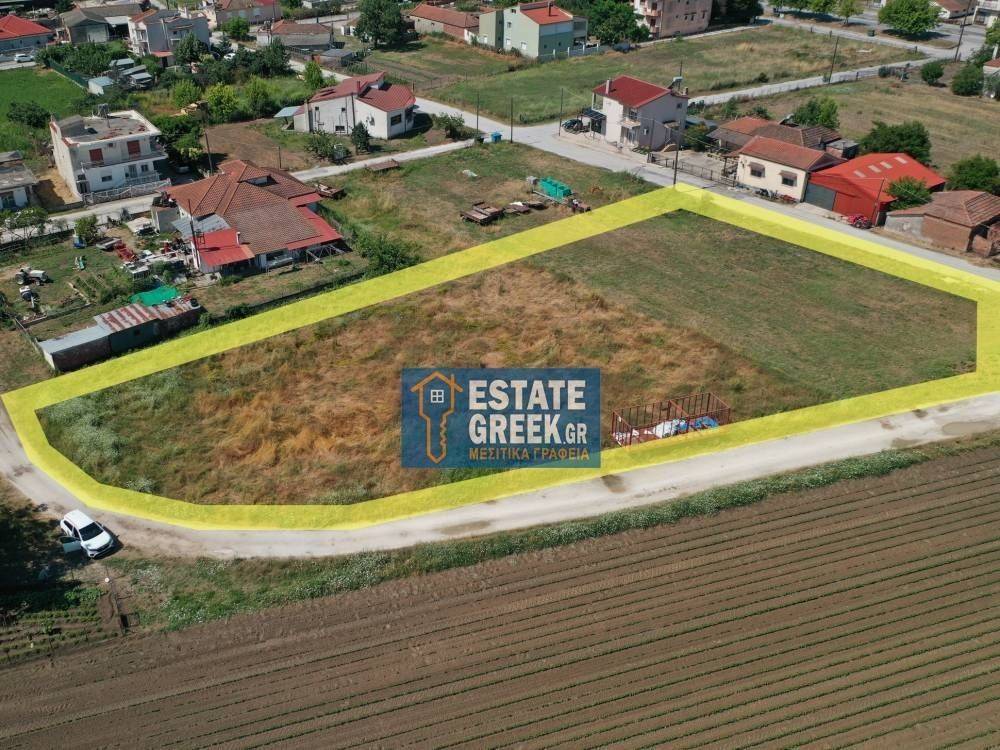 ★ Κτίζει 2312.8 τ.μ. ★ Βρίσκεται σε 3 δρόμους ★ Σε κεντρικό σημείο ★