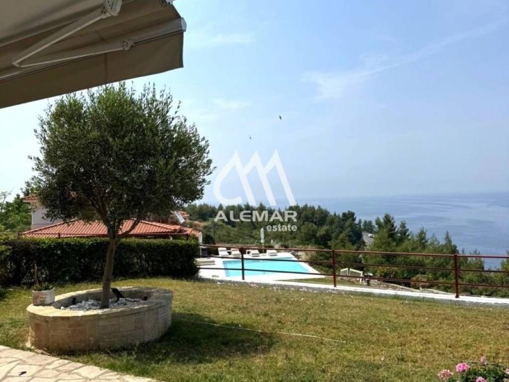 Θέα από μπαλκόνι