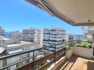 THea apo mpalkoni Salonioy