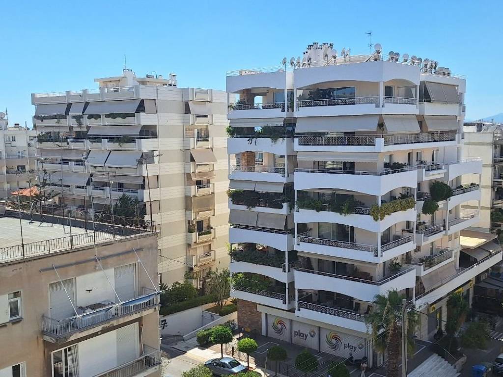 THea apo empros mpalkoni