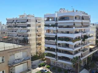 THea apo empros mpalkoni