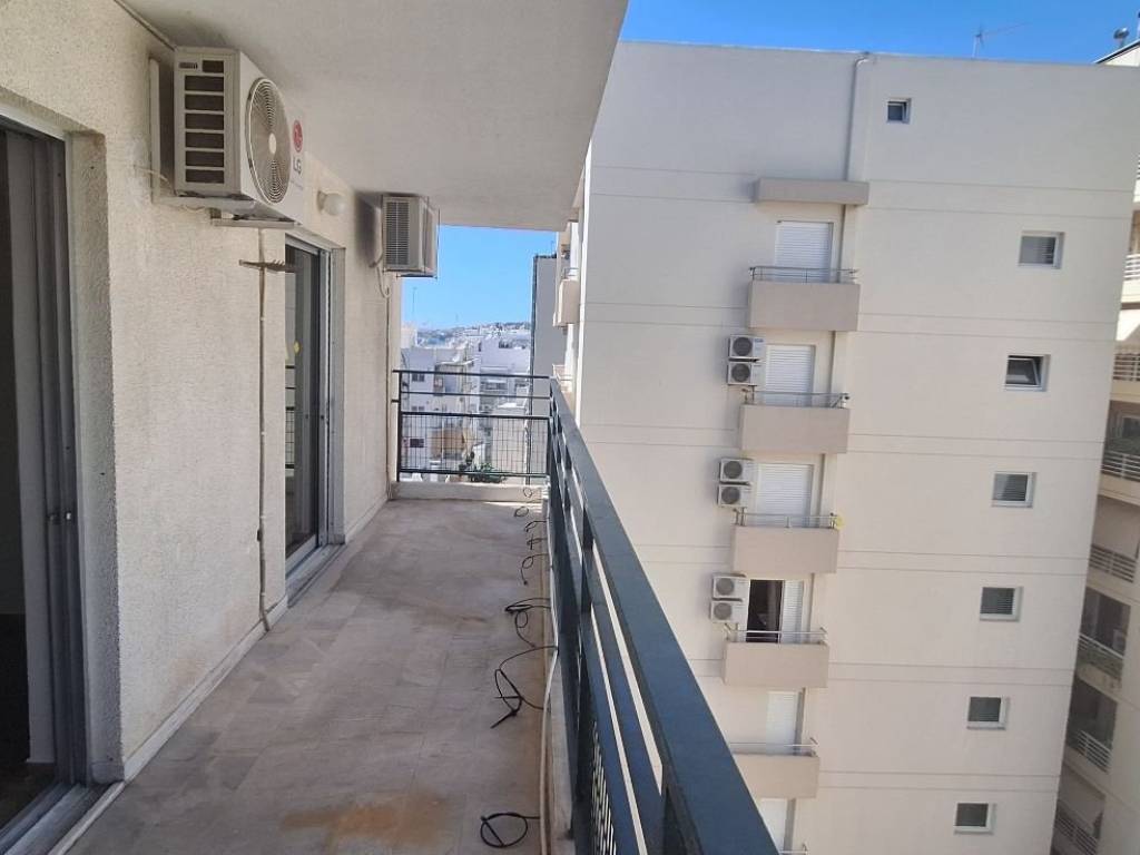 Μπαλκόνι πίσω (υπνοδωματίων)